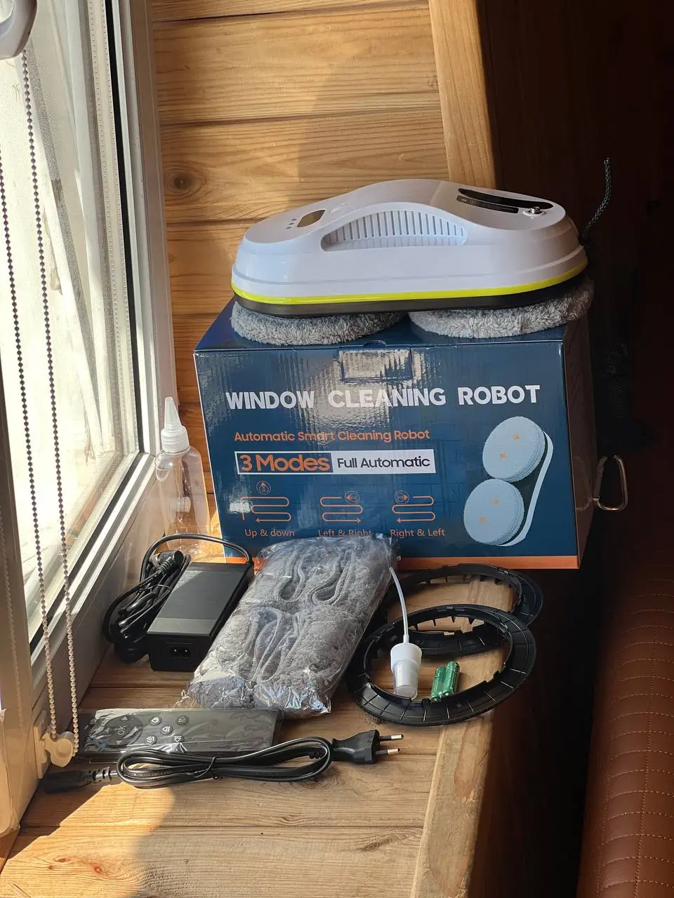 Робот мийник вікон Glass cleaning machine AND 5292