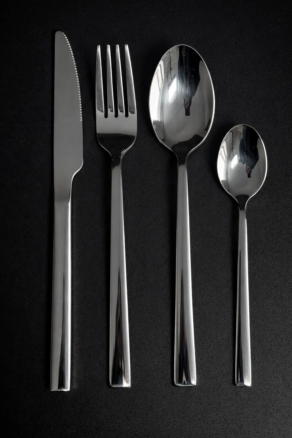 Набір столових приладів 24 предмети 20-4