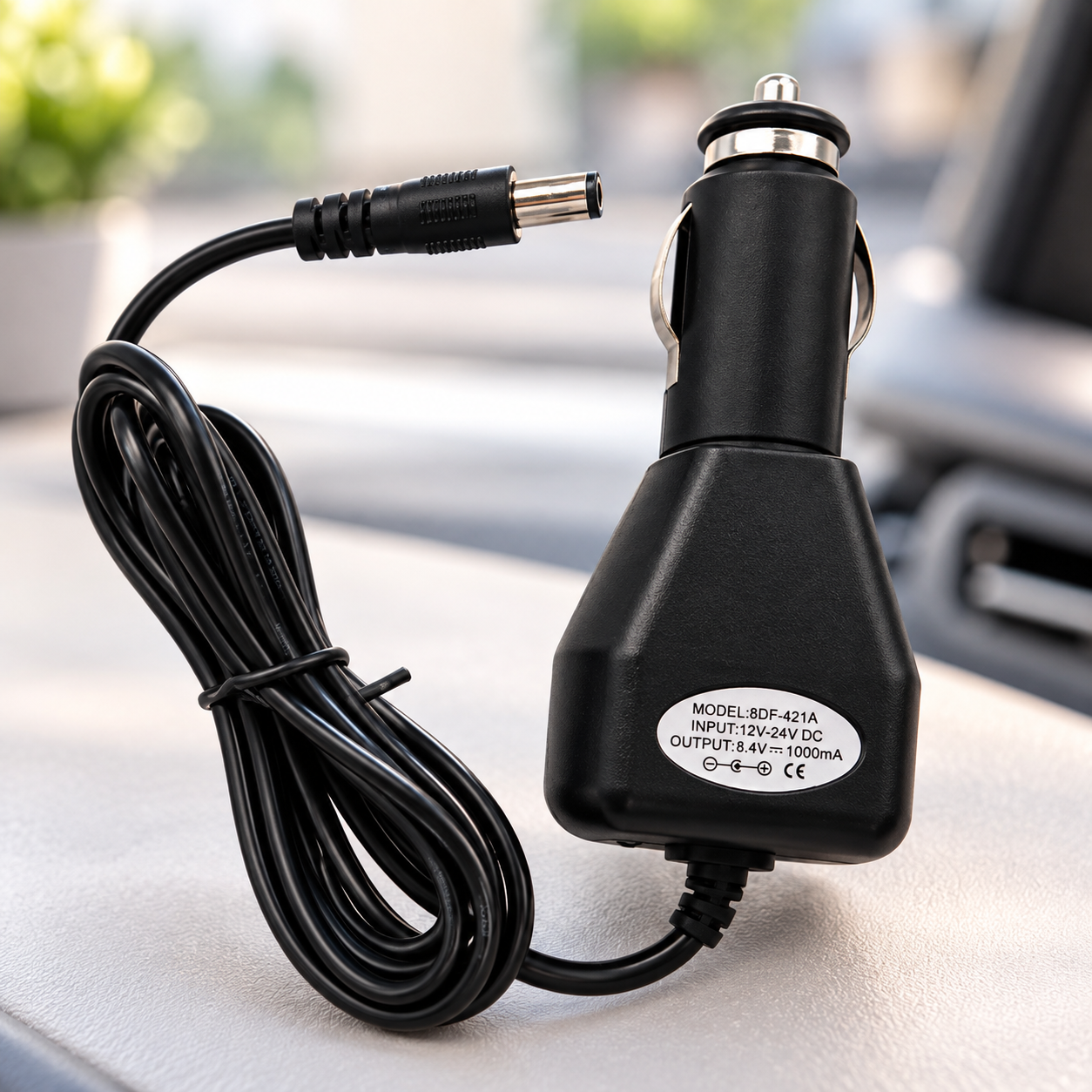Автомобільний зарядний пристрій 12 V / Зарядний пристрій для акумулятора від прикурювача
