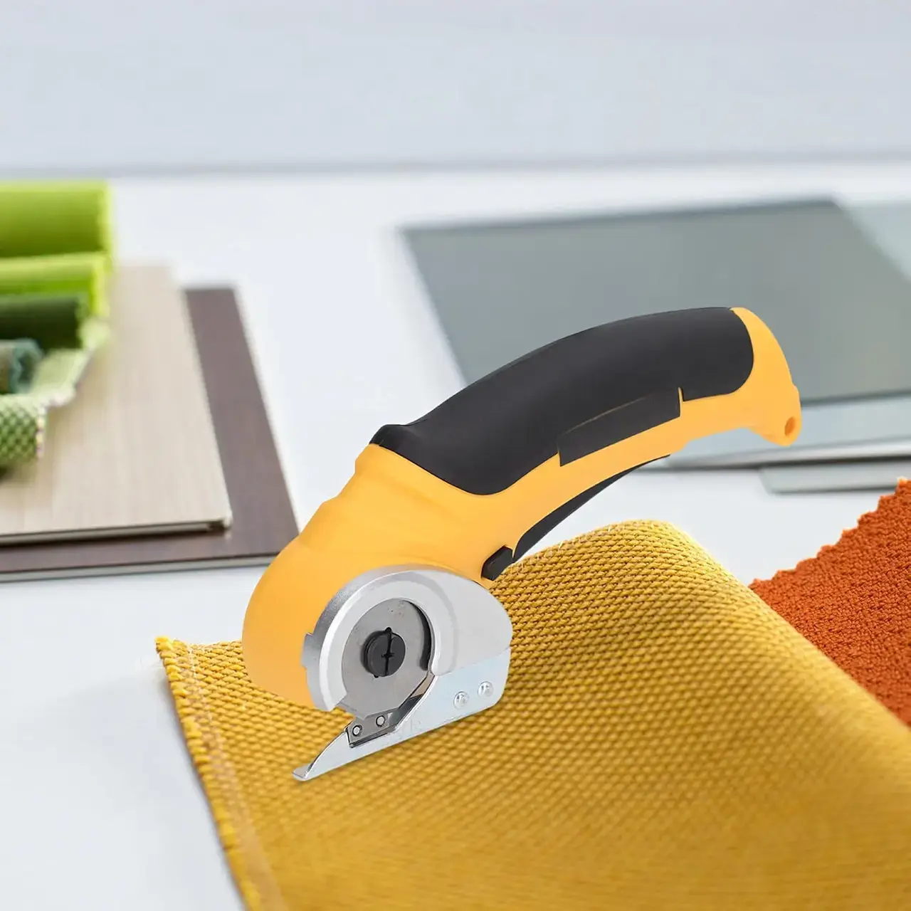 Бездротові електричні ножиці / Акумуляторний дисковий різак для картону, Електроножиці до 6 мм, 4 В